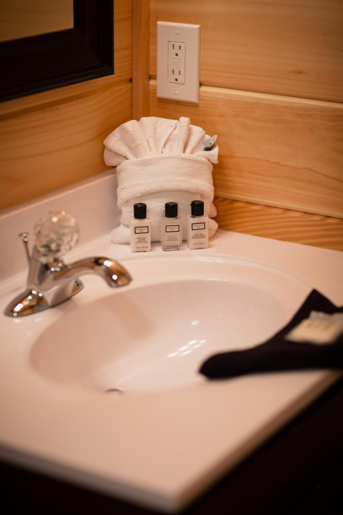 ピジョンフォージ Bear Clubhouse Hot Tub, 1Mile From The Parkway, 900 In Free Tickets!ヴィラ エクステリア 写真