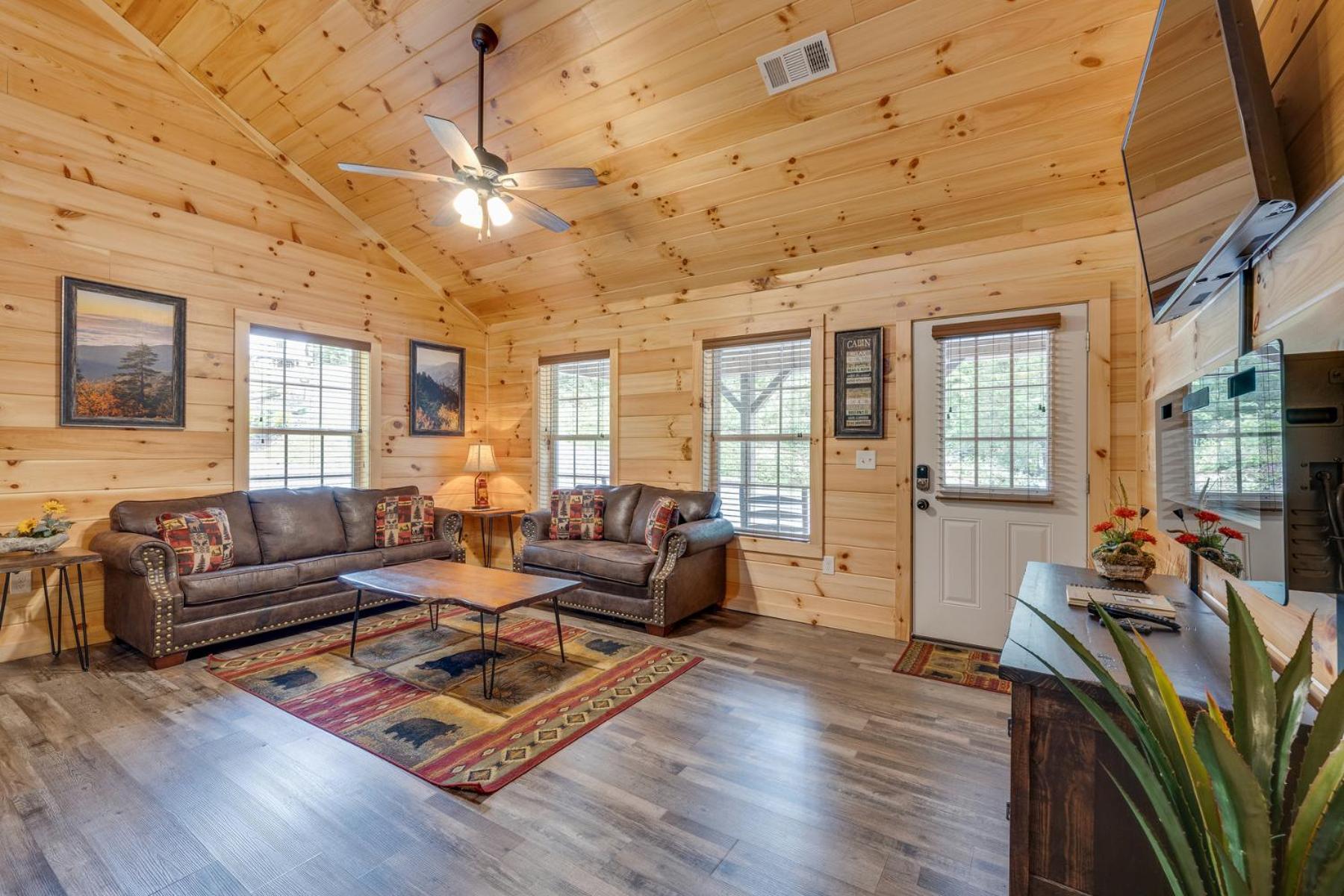 ピジョンフォージ Bear Clubhouse Hot Tub, 1Mile From The Parkway, 900 In Free Tickets!ヴィラ エクステリア 写真